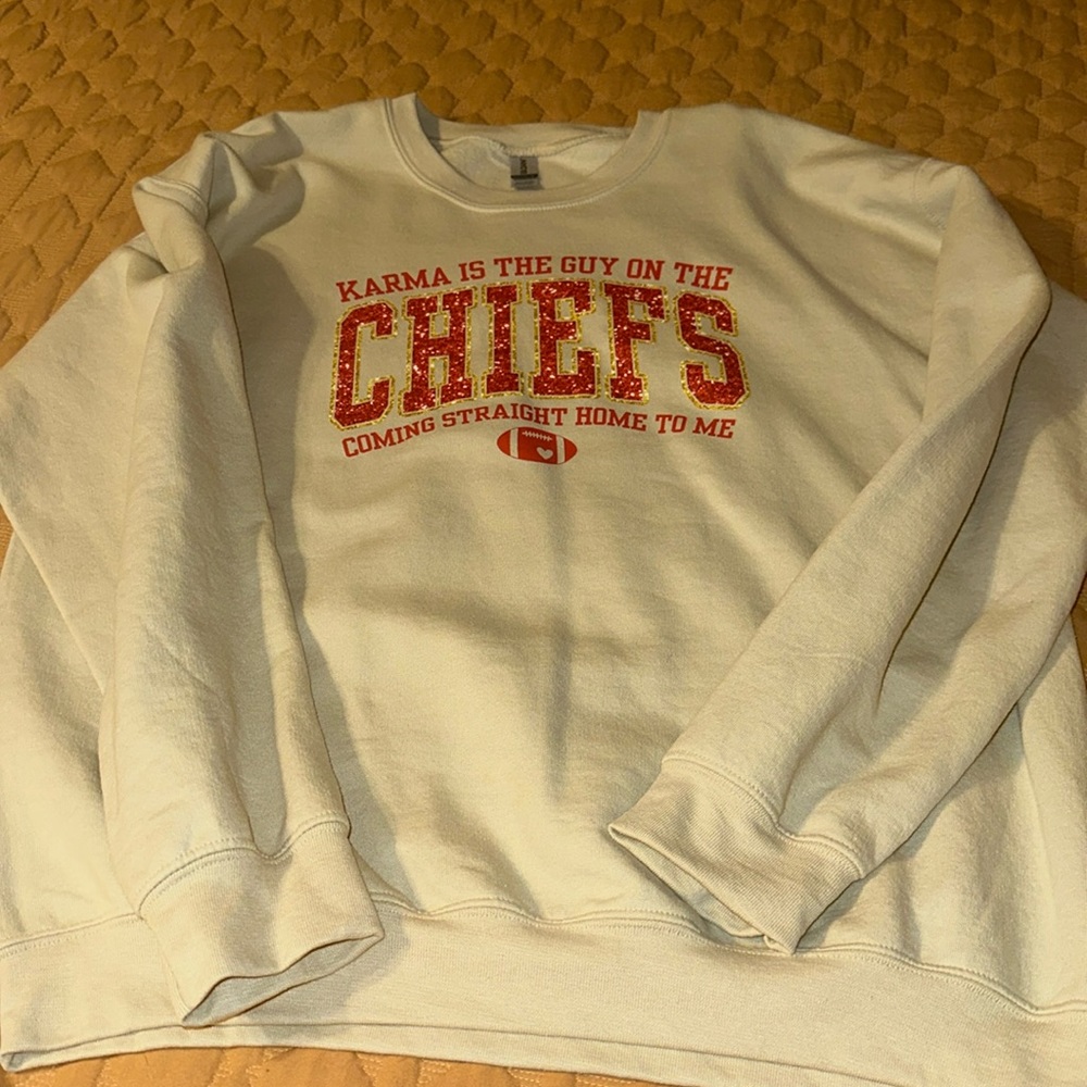 Large never worn karma is the guy on the chiefs sweatshirt